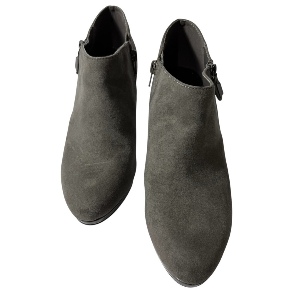 Women's Ankle Boots / Ankle Booties. Size 9M.